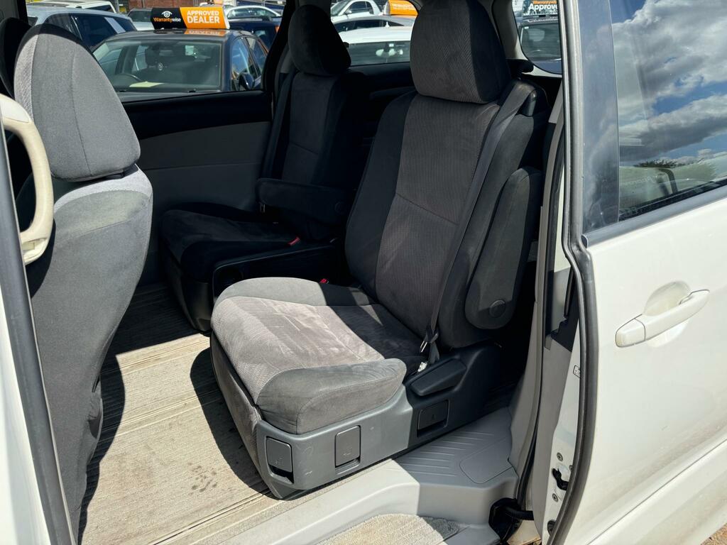 Toyota Estima 2.4 Hybrid White #21