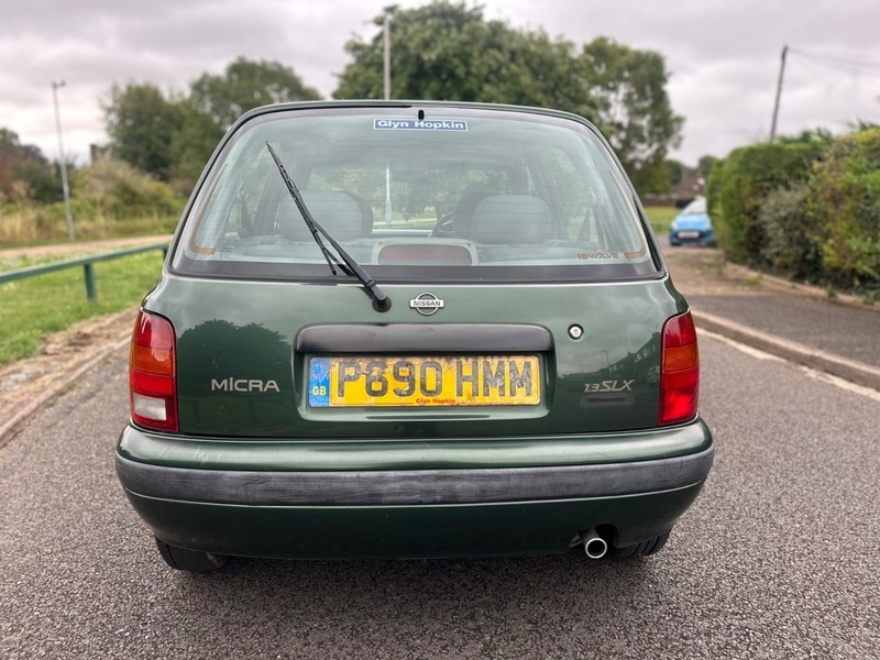 Nissan Micra Micra Shape White #17