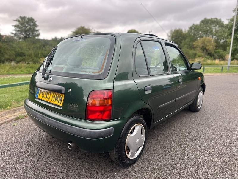 Nissan Micra Micra Shape White #18