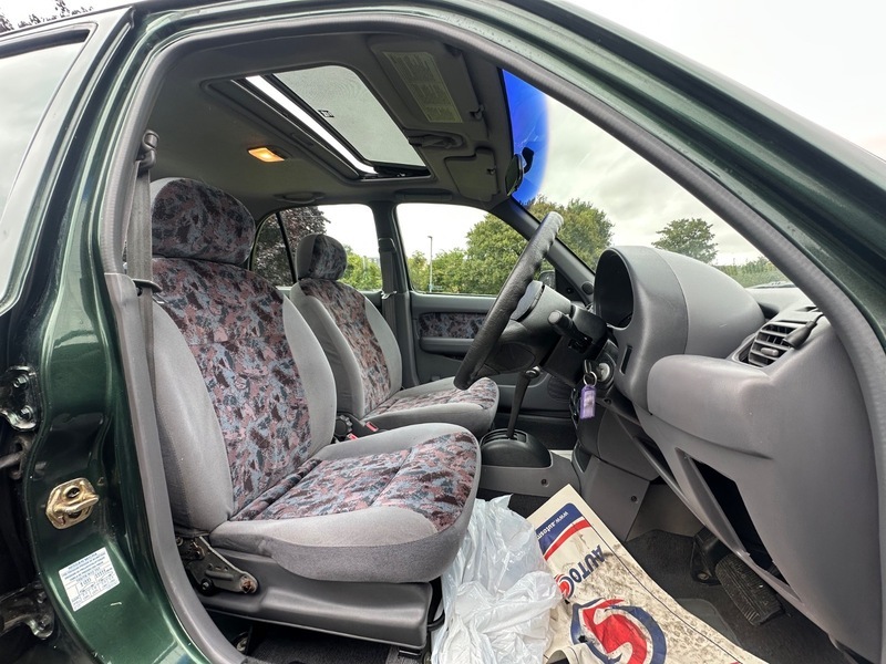 Nissan Micra Micra Shape White #27