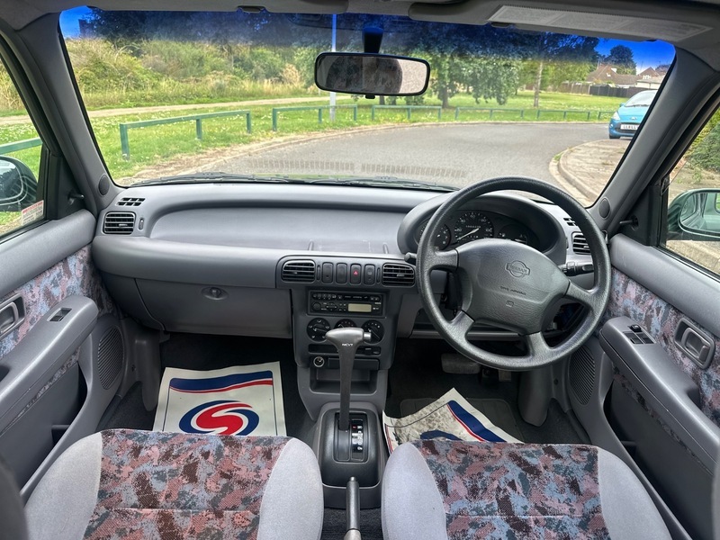 Nissan Micra Micra Shape White #24