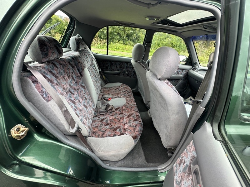 Nissan Micra Micra Shape White #23