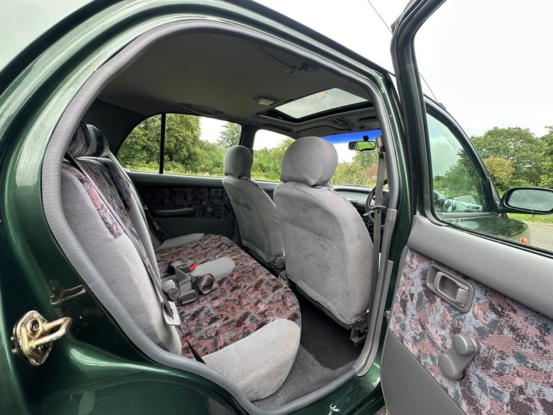 Nissan Micra Micra Shape White #22
