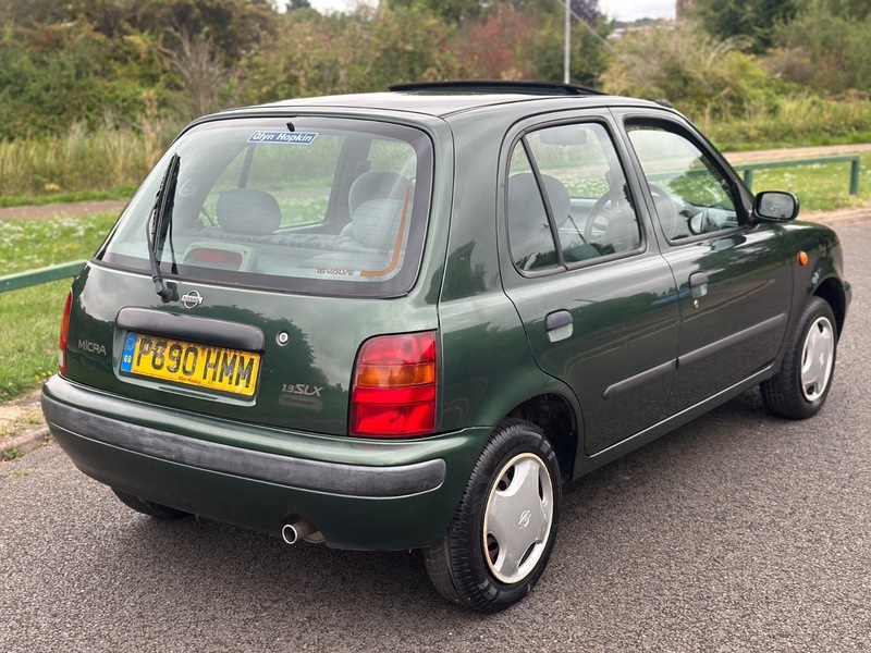 Nissan Micra Micra Shape White #11