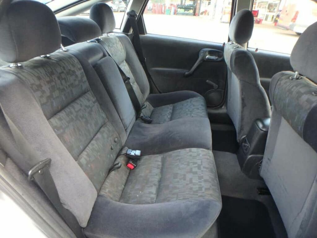 Vauxhall Vectra Tourer 16V 5-Door Silver #11