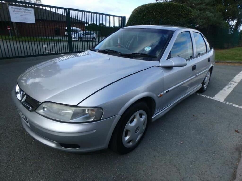 Vauxhall Vectra Tourer 16V 5-Door Silver #3