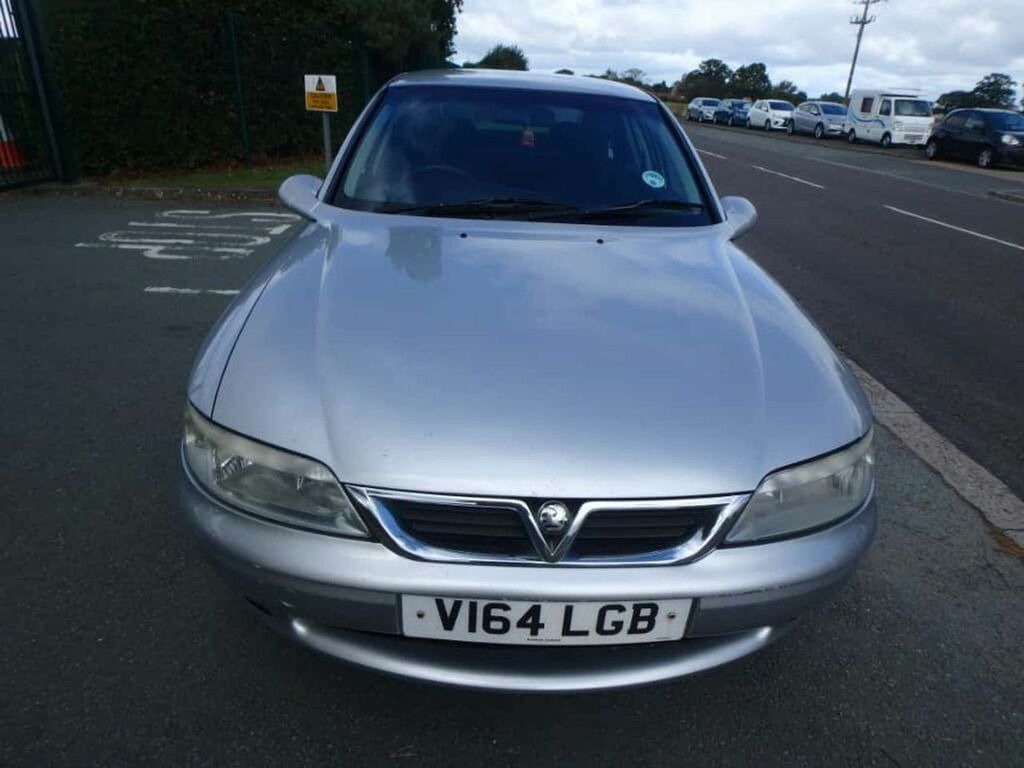 Vauxhall Vectra Tourer 16V 5-Door Silver #2