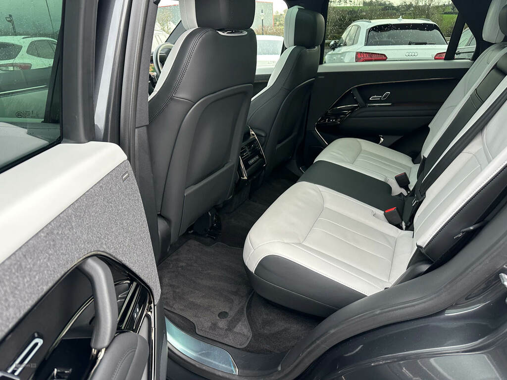 Land Rover Range Rover Sport 3.0 D300 Dynamic Se Grey