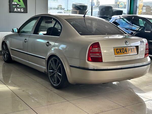 Skoda Superb 2.5 Tdi V6 Elegance #44