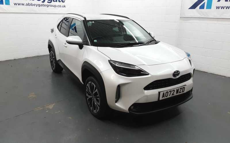 Toyota Yaris Cross 1.5 92Ps Cross Excel Hev 4X4 6 Speed - White