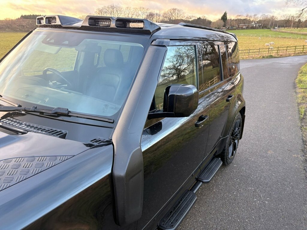 Land Rover Defender 3L Xs Edition Black