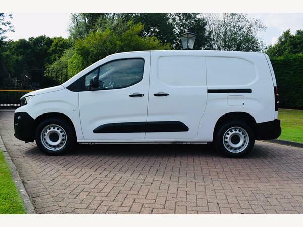 Peugeot Partner Panel Van 1.5 Bluehdi 950 Professional Premium L KM73UKE White #2
