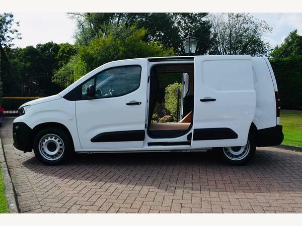 Peugeot Partner Panel Van 1.5 Bluehdi 950 Professional Premium L KM73UKE White #3