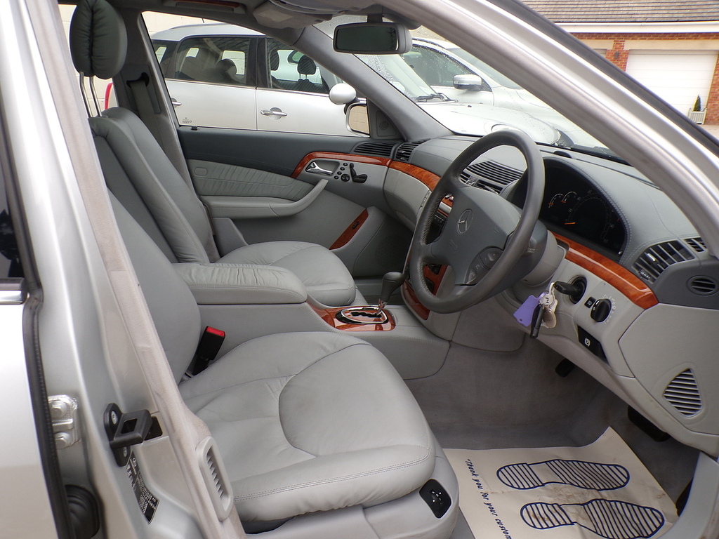 Mercedes-Benz S Class S320 4dr Auto Silver #11
