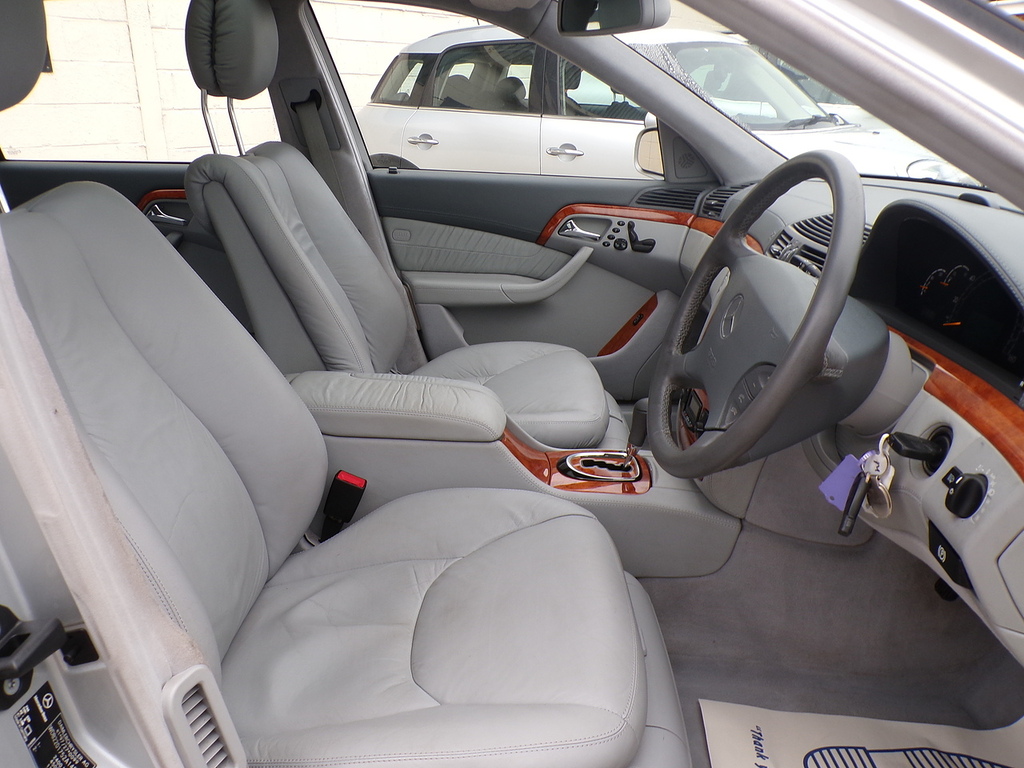 Mercedes-Benz S Class S320 4dr Auto Silver #13