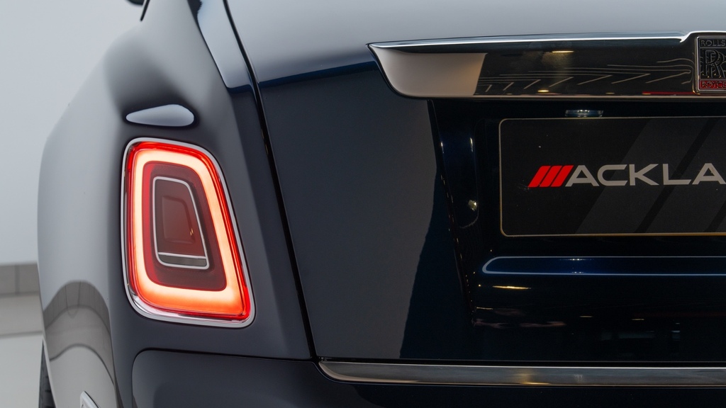 Rolls-Royce Phantom 6.7 V12 Red #12