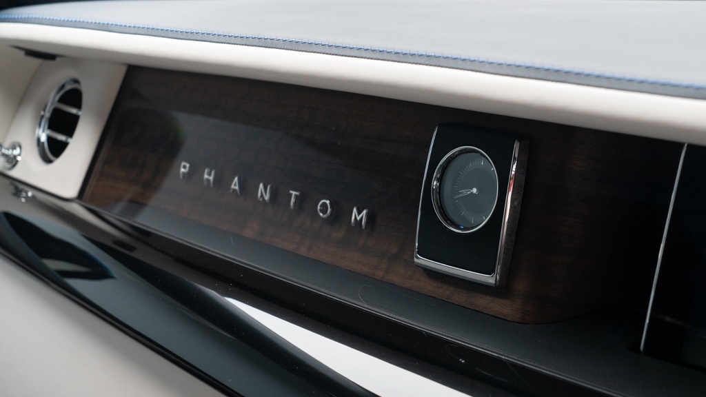 Rolls-Royce Phantom 6.7 V12 Red #36