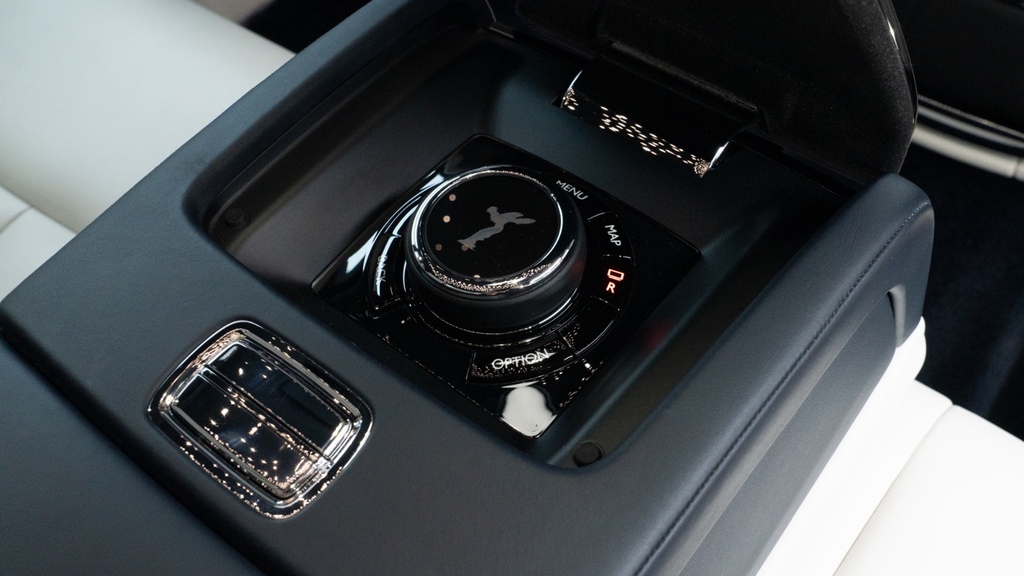 Rolls-Royce Phantom 6.7 V12 Red #44