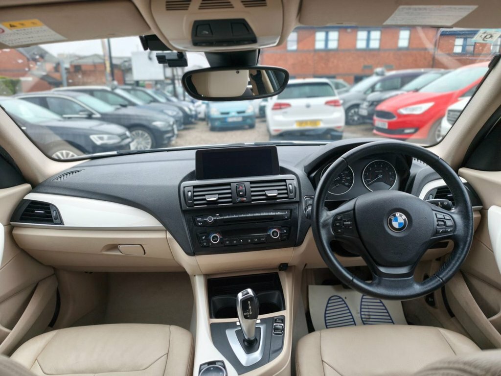 BMW 1 Series Hatchback BW63USB White #6