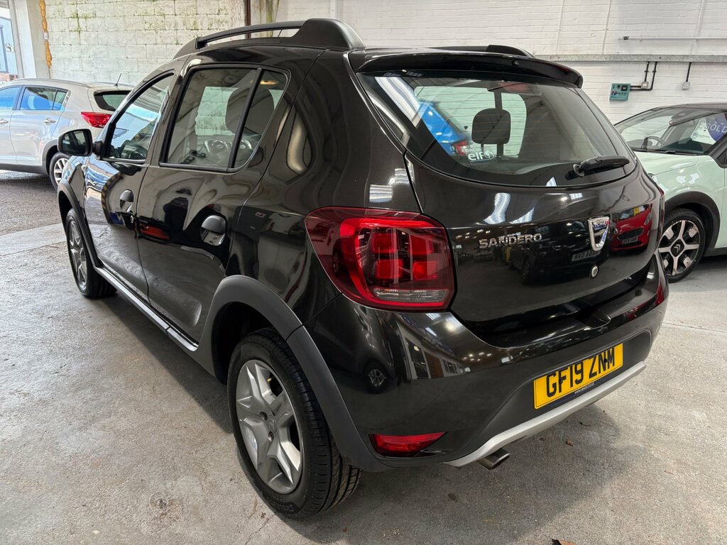 Dacia Sandero Stepway 0.9 Tce Essential Hatchback Euro GF19ZNM Black #2