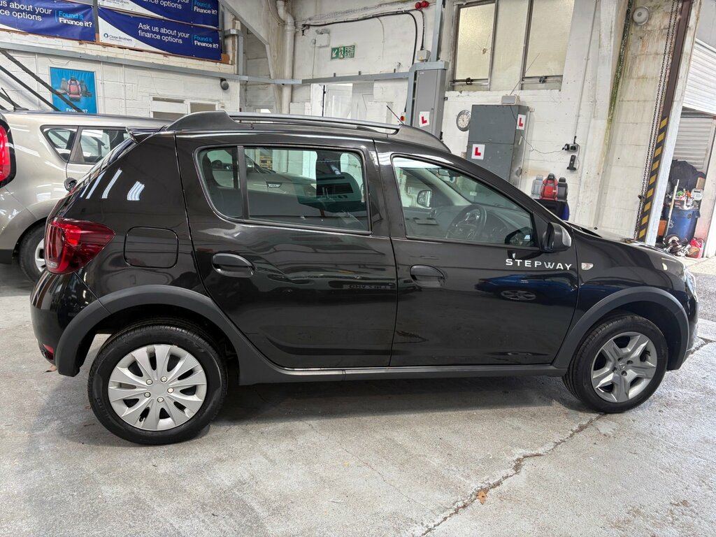 Dacia Sandero Stepway 0.9 Tce Essential Hatchback Euro GF19ZNM Black #5