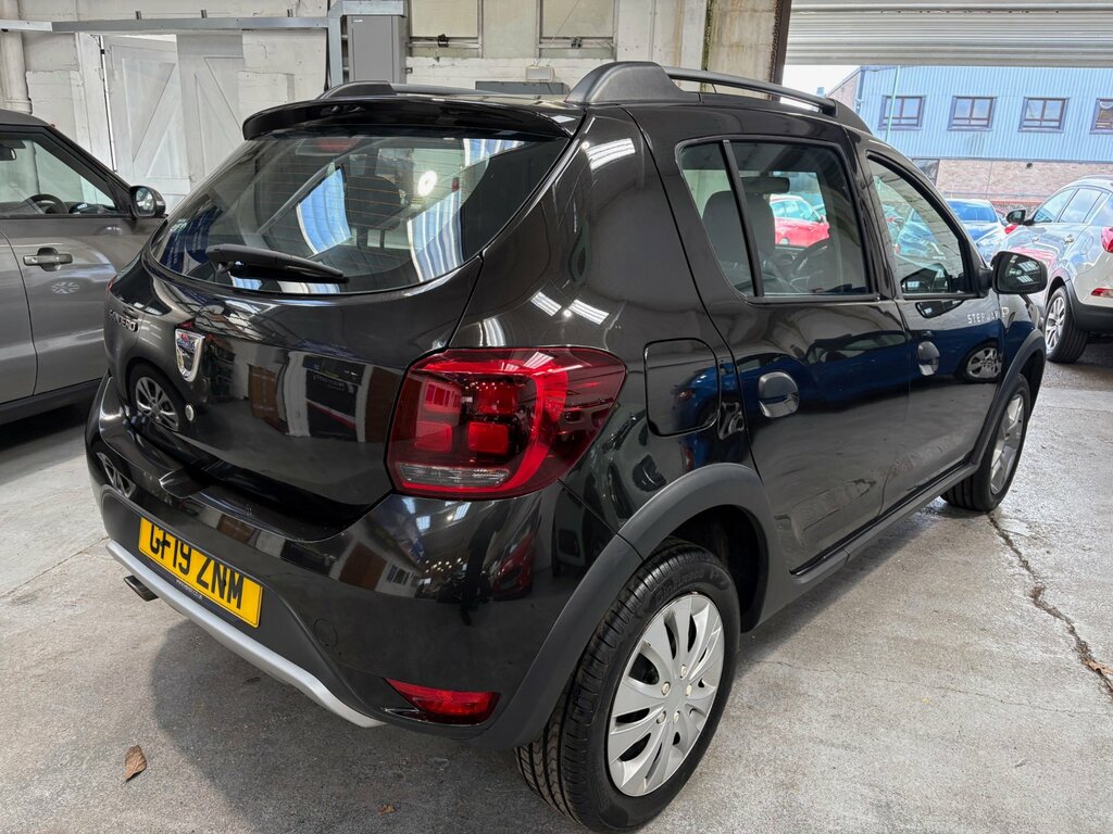 Dacia Sandero Stepway 0.9 Tce Essential Hatchback Euro GF19ZNM Black #4