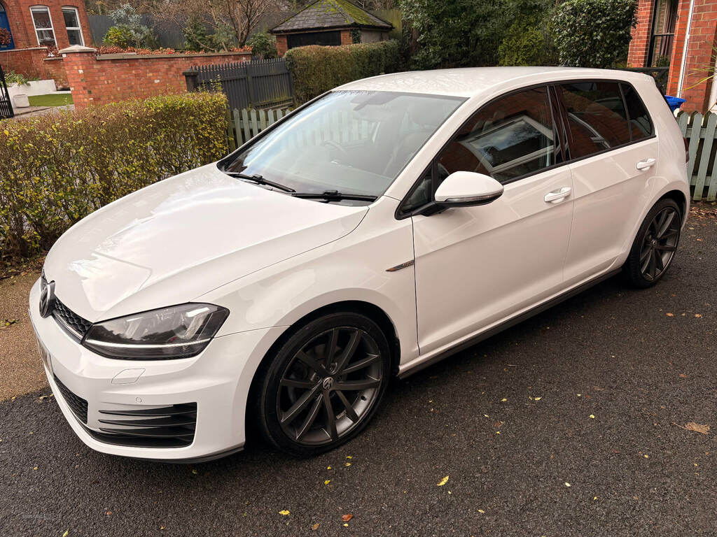 Volkswagen Golf 2.0 Tdi Gt Dsg VA64ZNK White #3