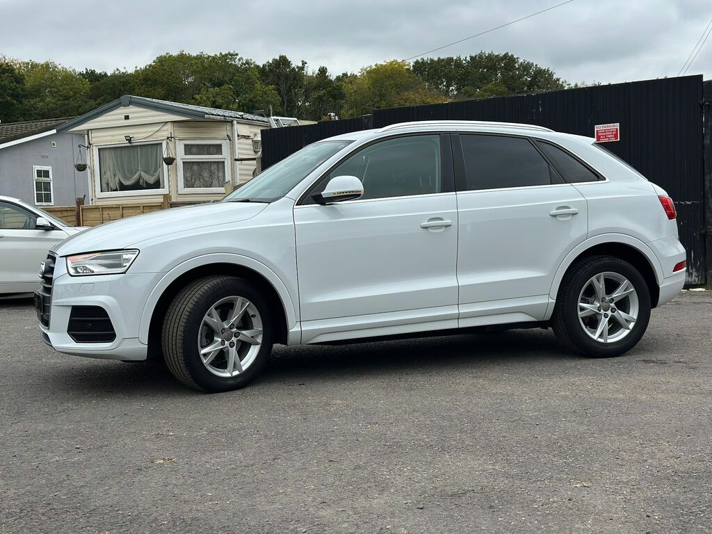 Audi Q3 Suv White #5