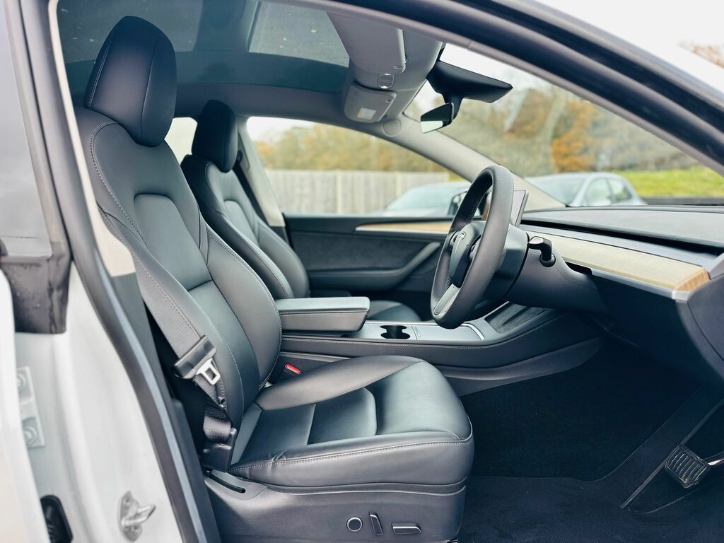 Tesla  Rwd 2023 White #10