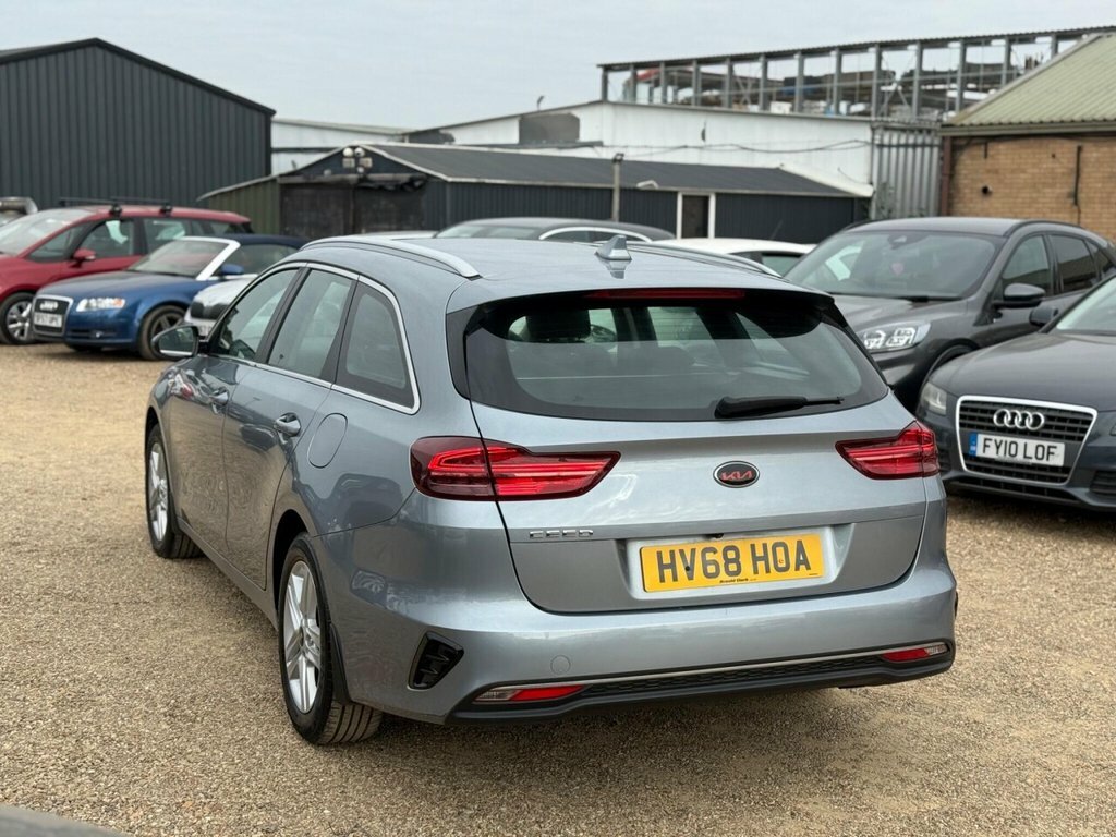Kia Ceed Ceed 2 Crdi Isg HV68HOA Silver #4