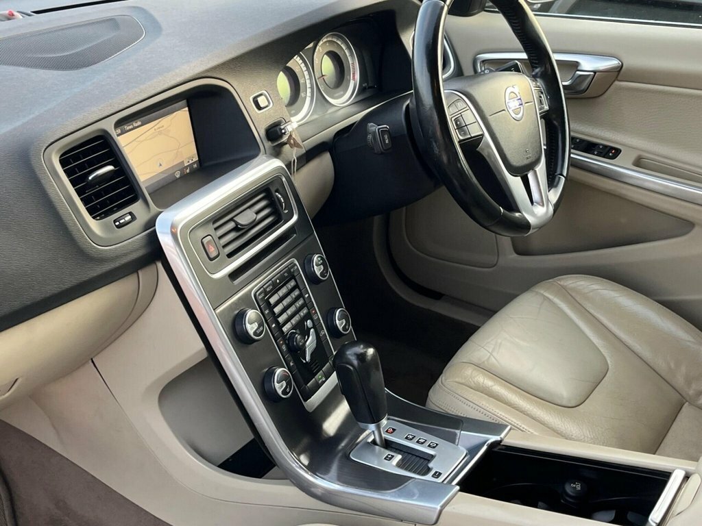 Volvo V60 D5 Se Lux Silver #21