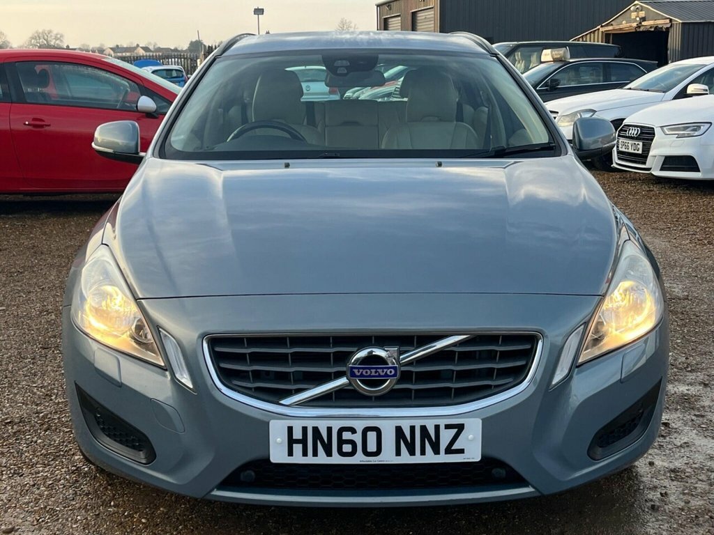 Volvo V60 D5 Se Lux Silver #2