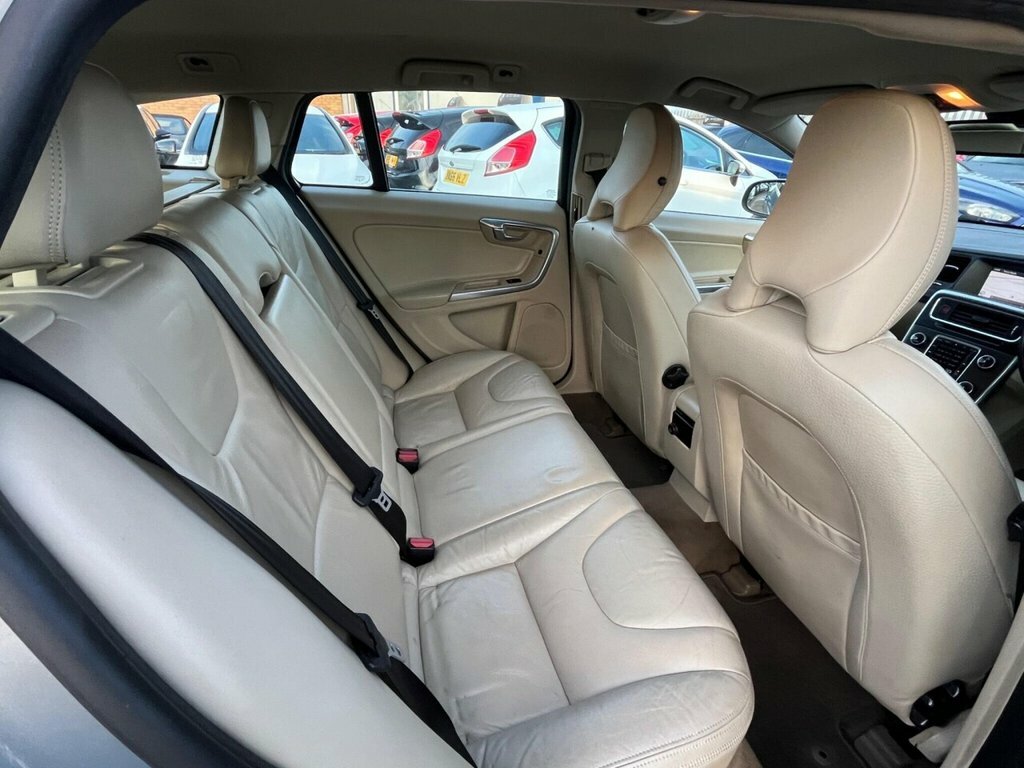Volvo V60 D5 Se Lux Silver #27