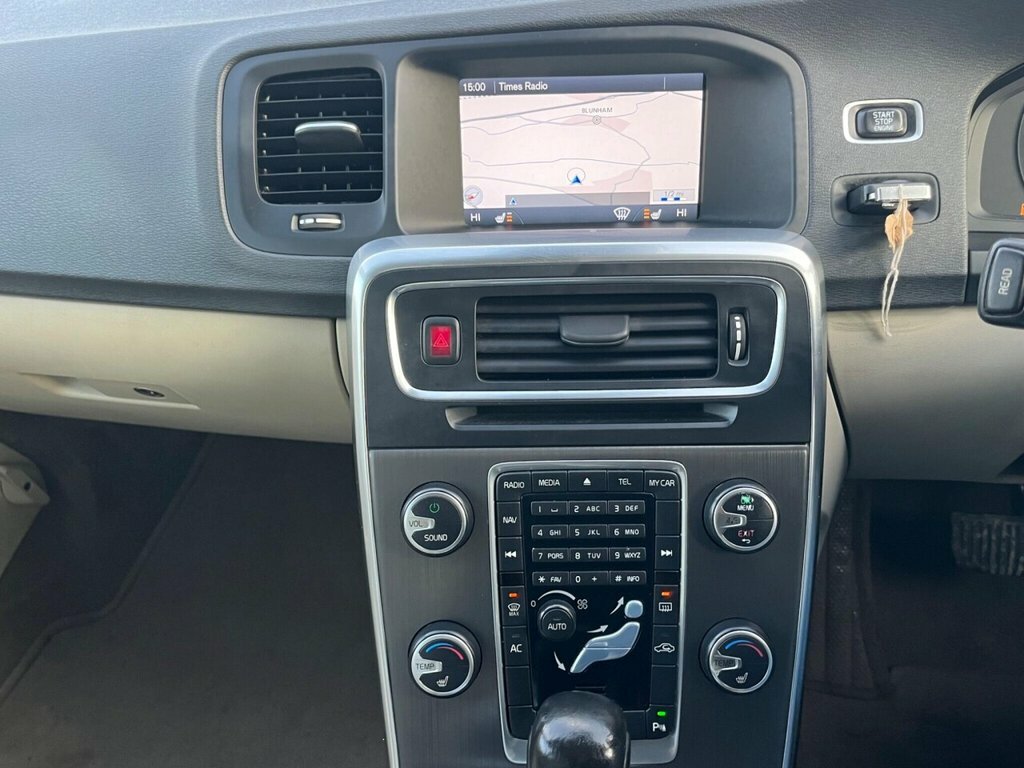 Volvo V60 D5 Se Lux Silver #32