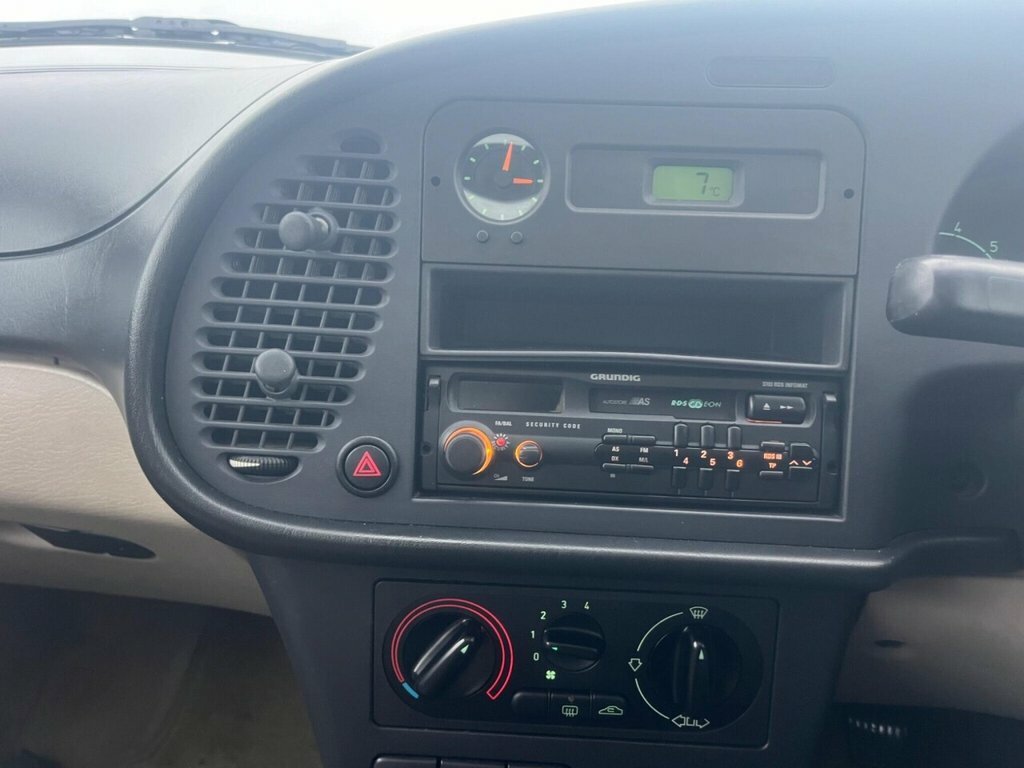 Saab 900 2.0 I S 1996 Silver #11