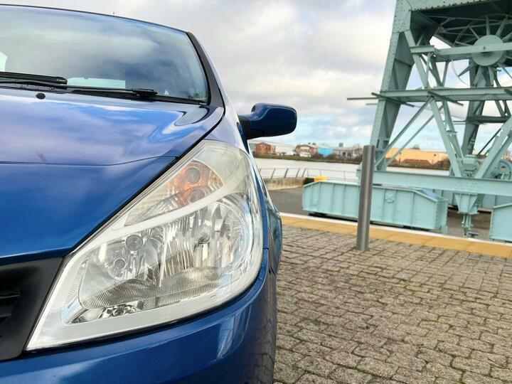 Renault Clio 1.6 Vvt Expression Blue #5