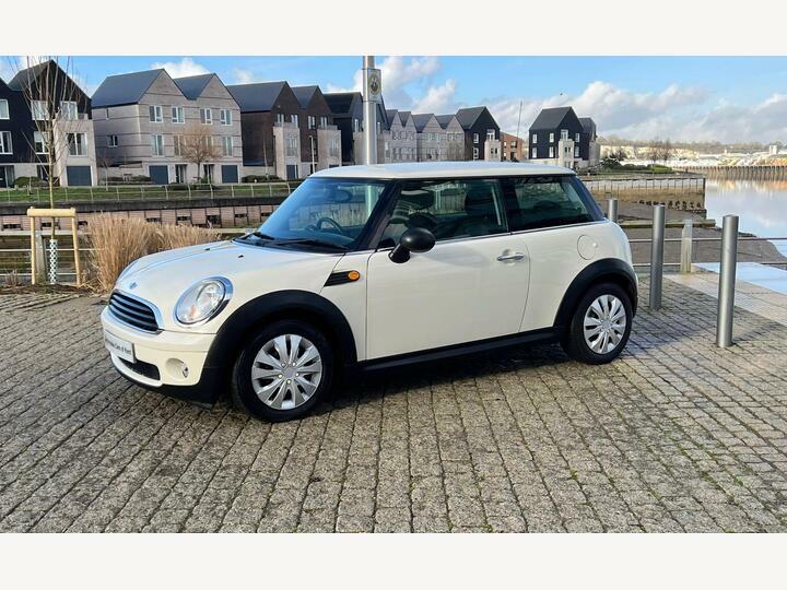Mini Hatch 1.6 One Steptronic Euro 5 White #4