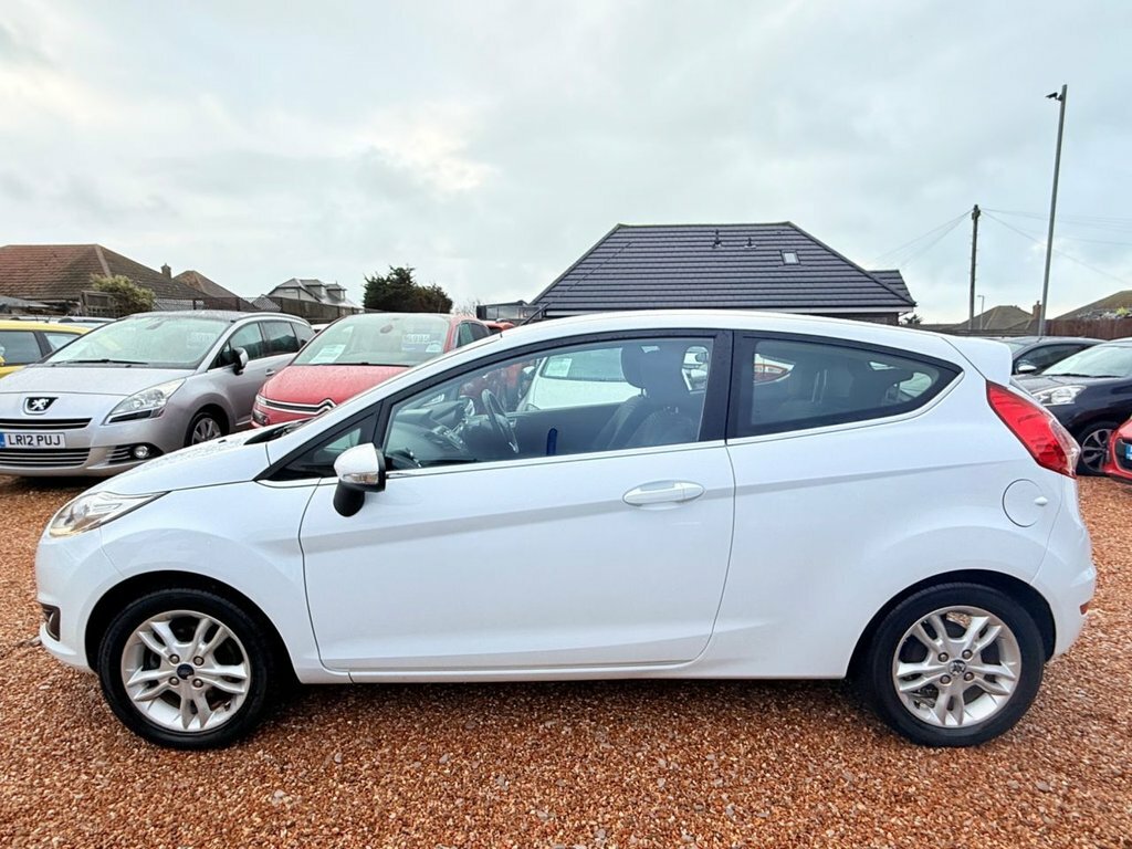 Ford Fiesta 1L Zetec YR66TVJ White #4