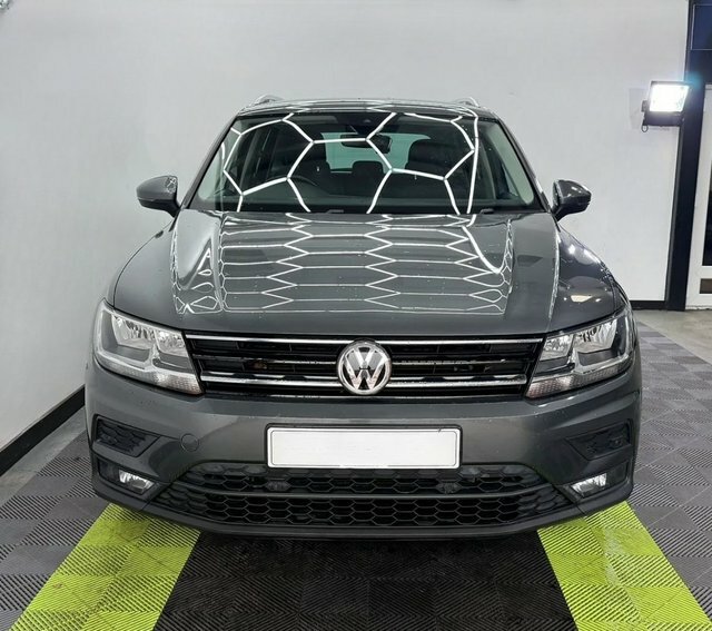 Volkswagen Tiguan 2.0 Tdi Se Navigation BF67XSW Grey #3
