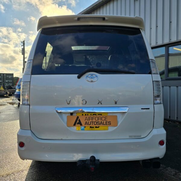 Toyota Voxy Automatic #4
