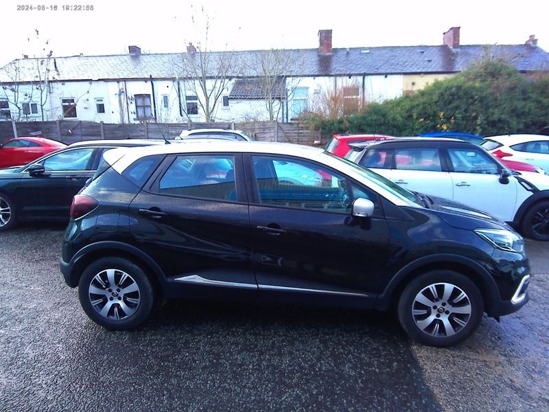 Renault Captur Play Tce SB19AAV Black #4
