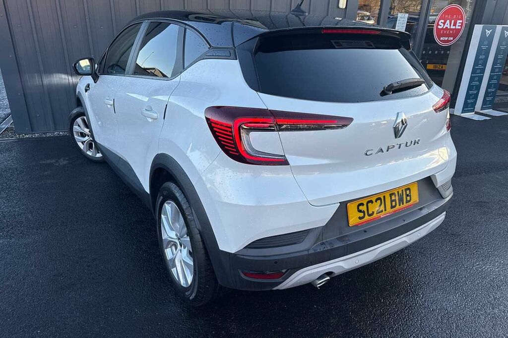 Renault Captur 1.3 Tce 140 Iconic SC21BWB White #3