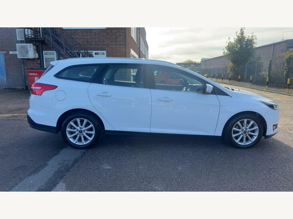 Ford Focus Petrol LF67WFV #4
