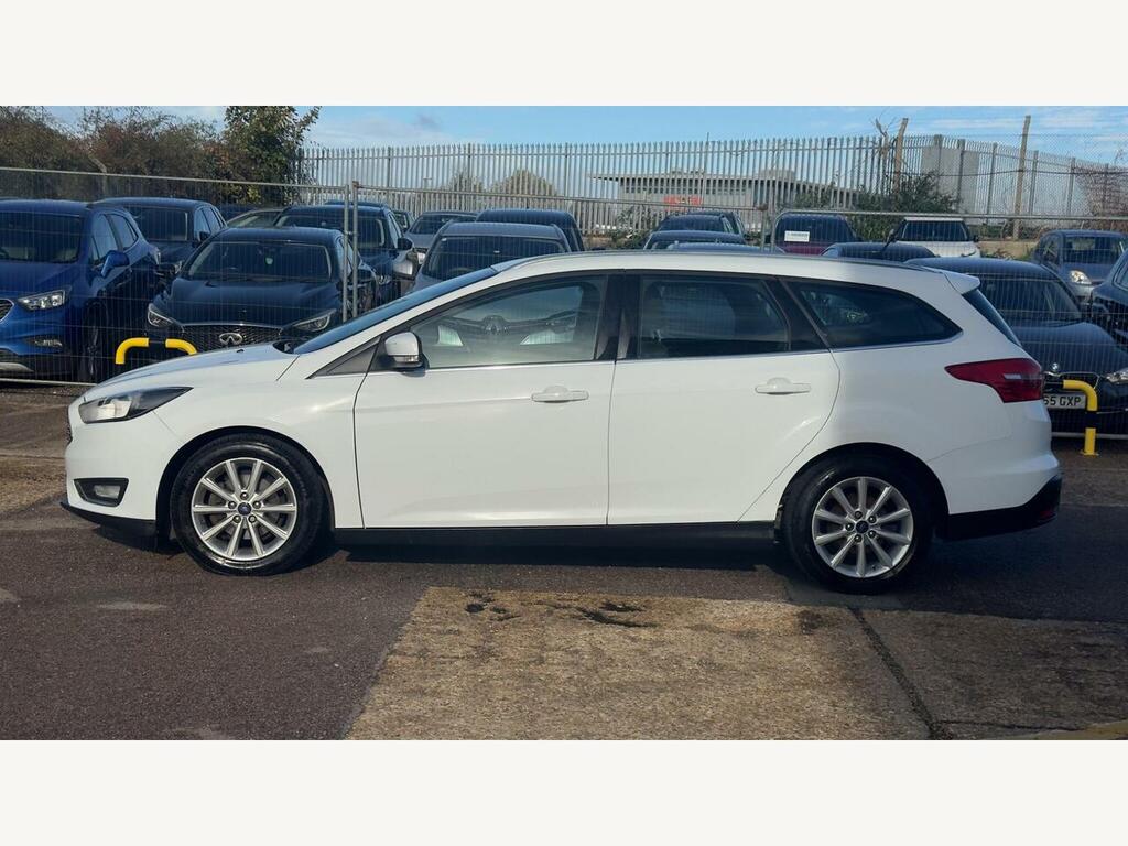 Ford Focus Petrol LF67WFV #5