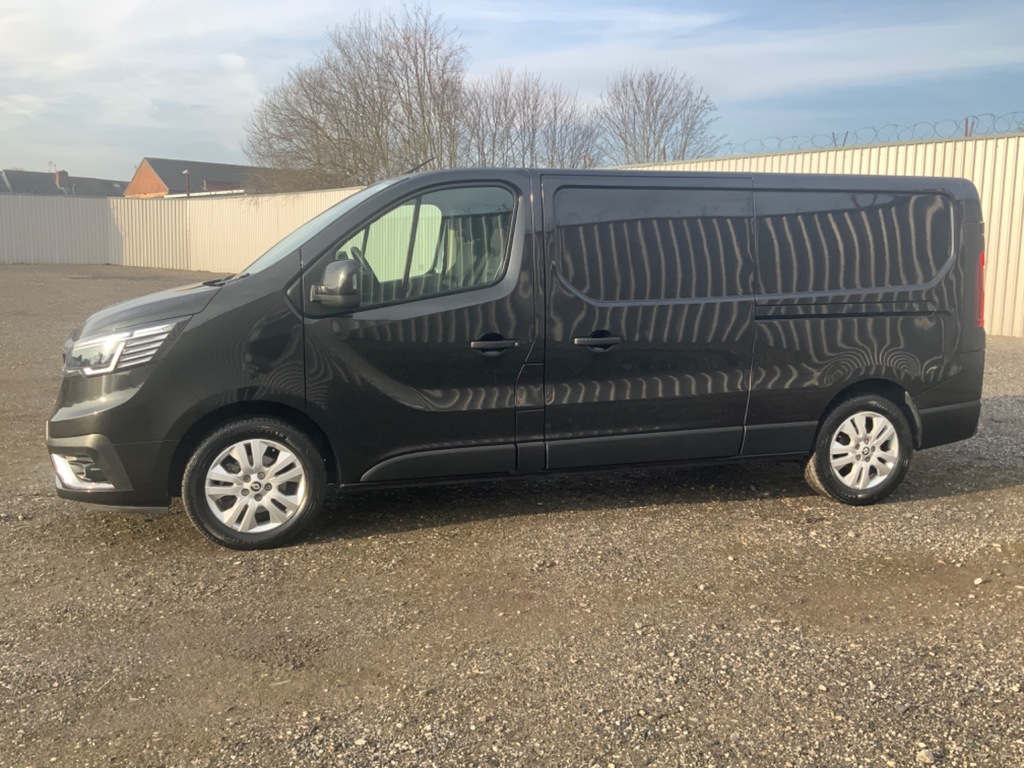 Renault Trafic Ll30 2.0Dci 170Bhp Sport Plus Long Whee MT73UAB Black #4