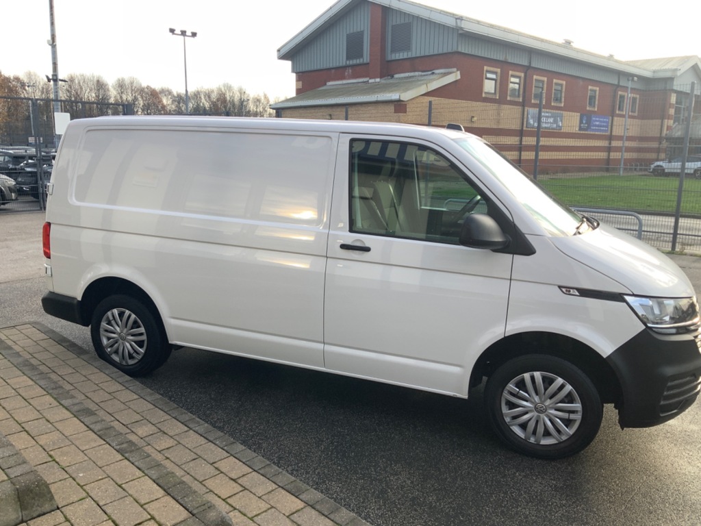 Volkswagen Transporter T28 2.0 Tdi Startline Swb Air Con YF72RCZ White #4