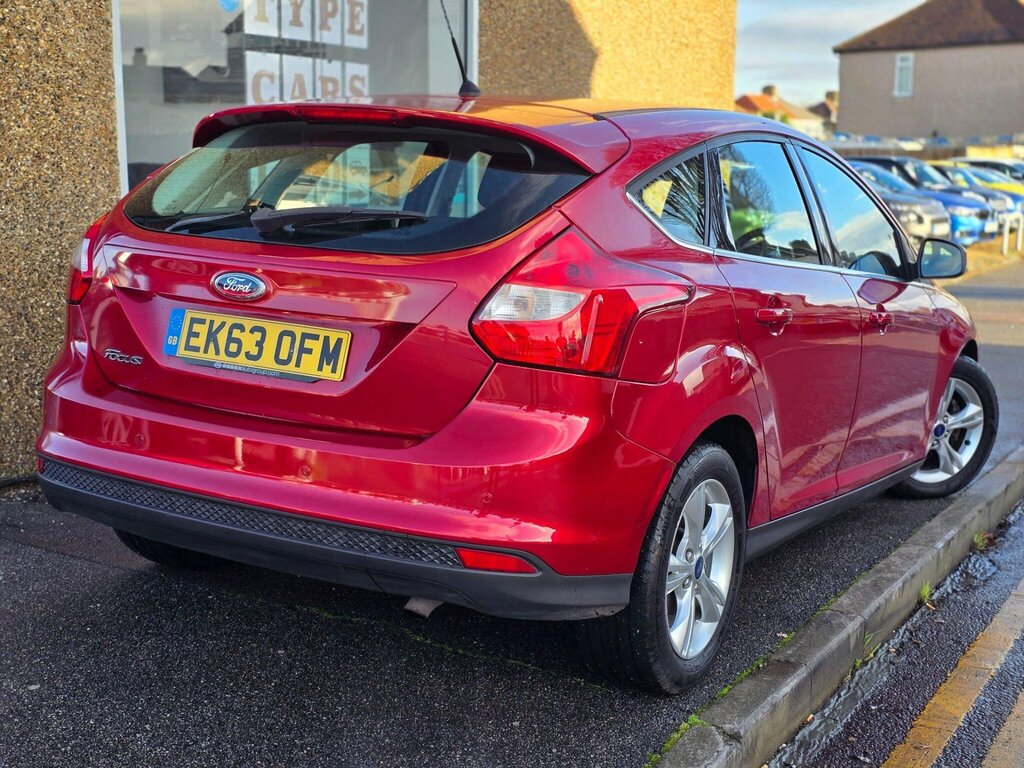 Ford Focus 1.6 Zetec Powershift Euro 5 EK63OFM Red #6