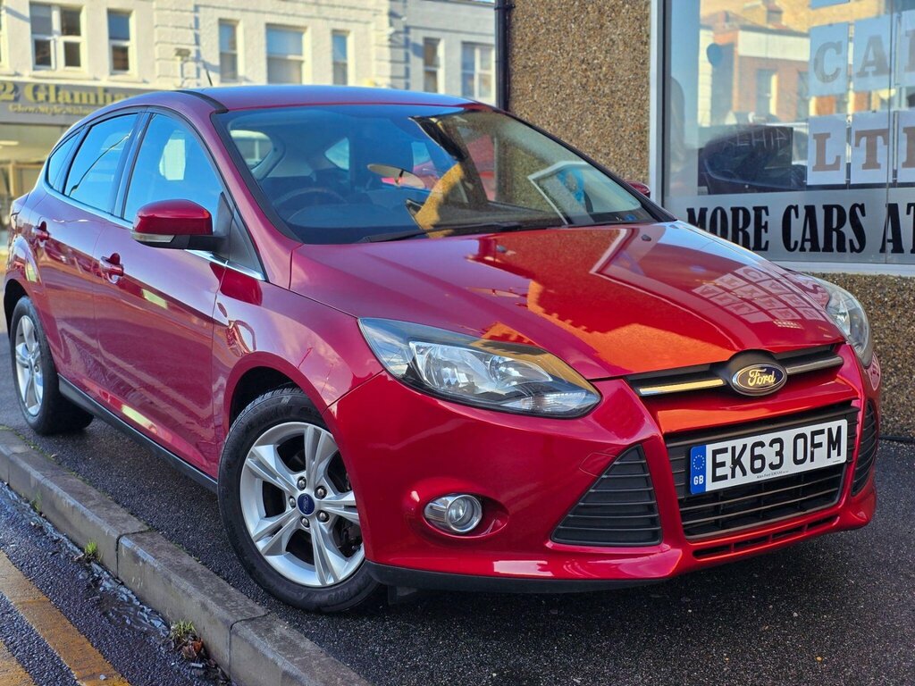Ford Focus 1.6 Zetec Powershift Euro 5 Red