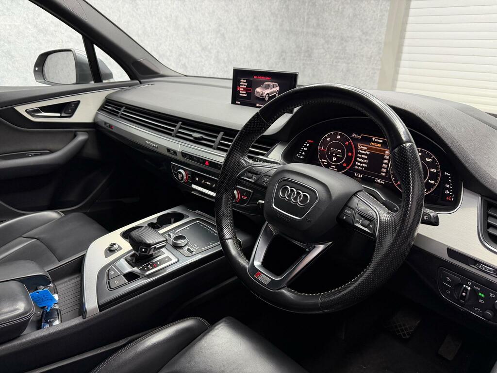 Audi Q7 S Line DU65EFM Grey #2