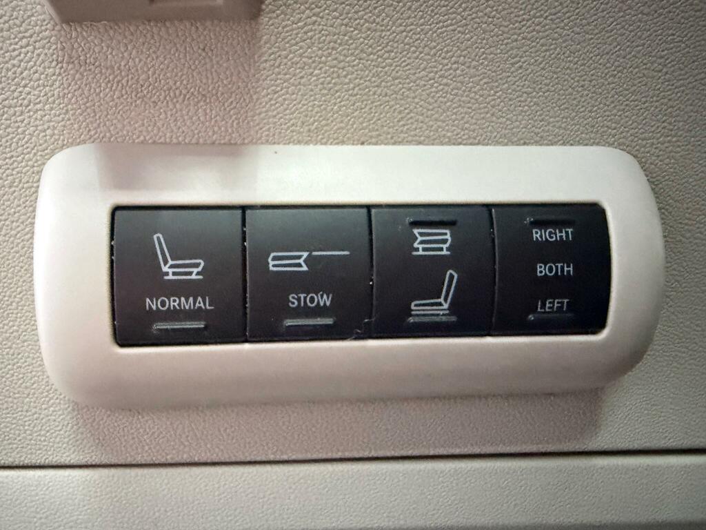 Chrysler Grand Voyager Mpv Black #26